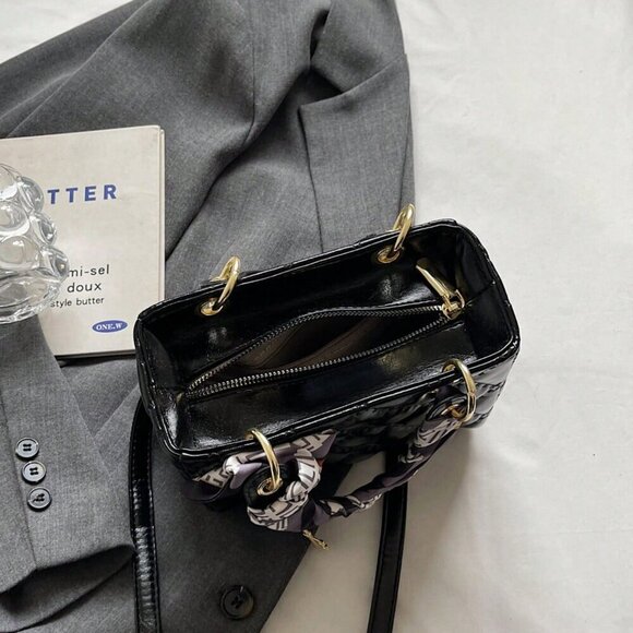 Black Vintage Women's Diamond Grid Crossbody Handbag - Picture 7 of 8